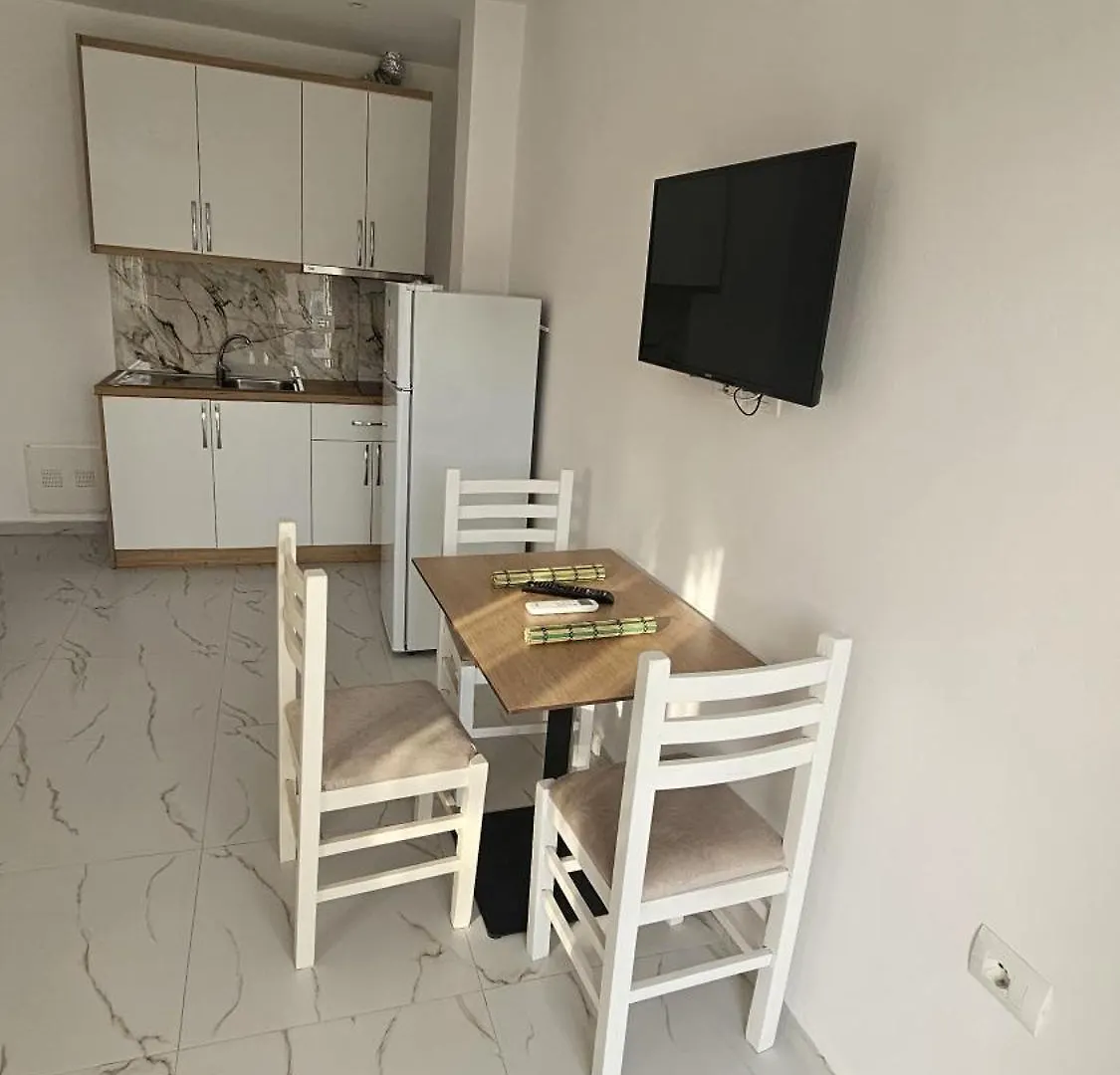 Vila Roan Vlorë 0*,  알바니아